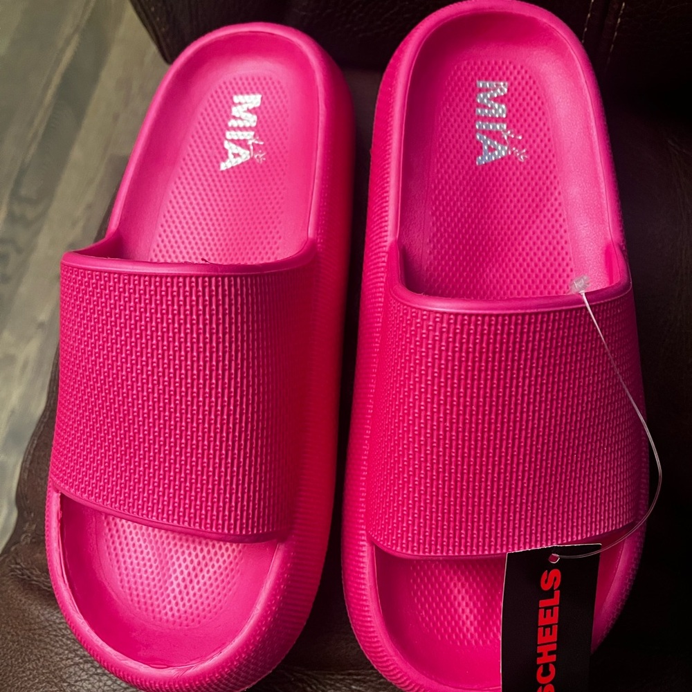 MIA Fuchsia Slide Sandals